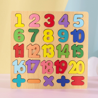 Proste drewniane puzzle z kształtami, cyframi i literami