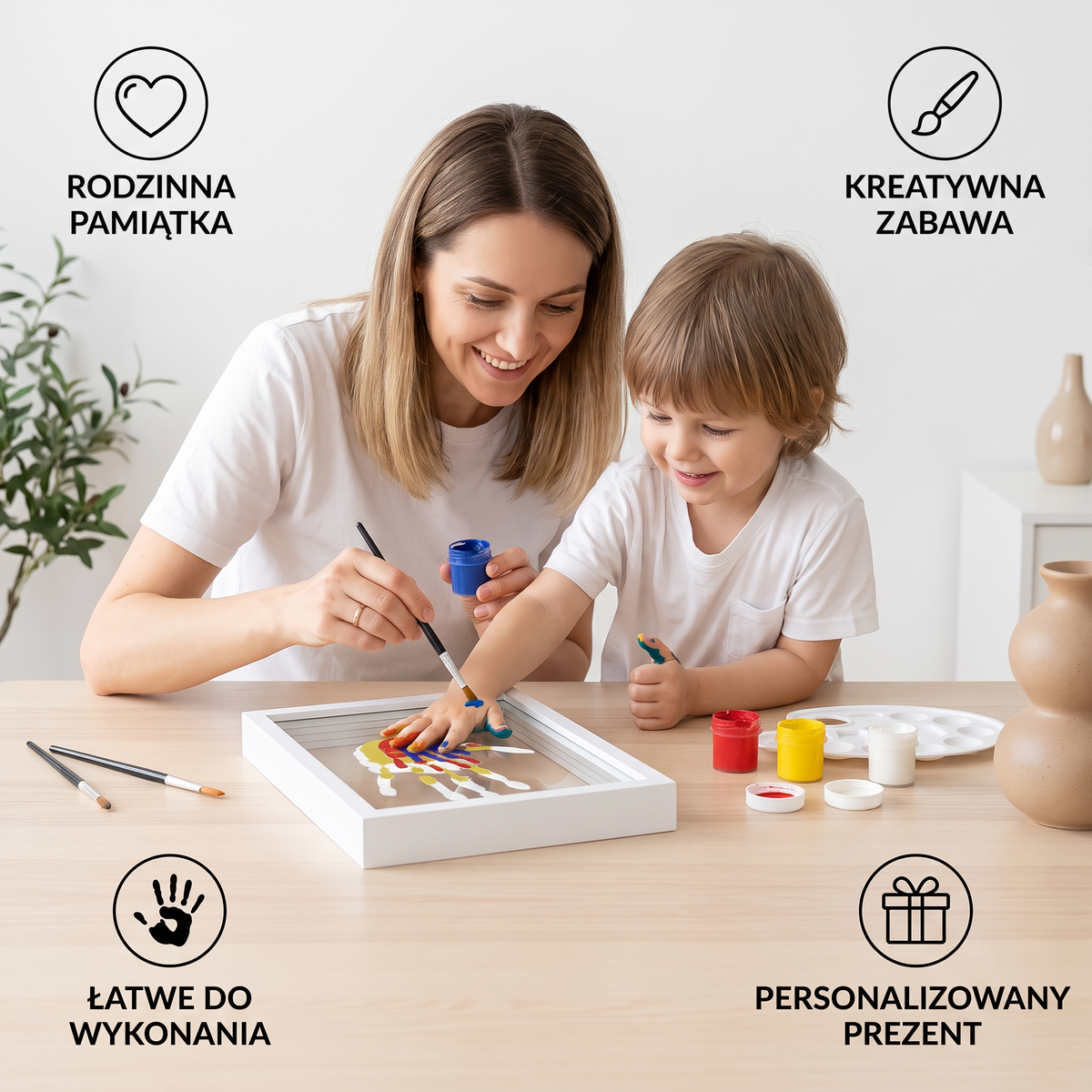 Zestaw DIY do wykonania drewnianej ramki na zdjęcie z odciskiem dłoni – pamiątka rodzinna z farbami